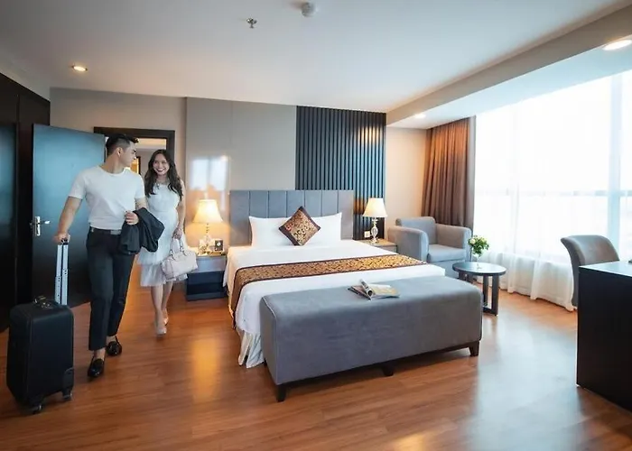 Orange Hotel - Centrally Located Near Dragon Bridge, Han Market, Con Market, And The Cham Museum, Always Friendly, Open 24Hours Welcome