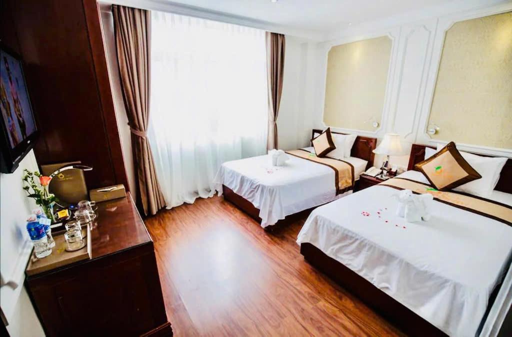 Hotel Orange Hotel - Centrally Located Near Dragon Bridge, Han Market, Con Market, And The Cham Museum, Always Friendly, Open 24Hours Welcome