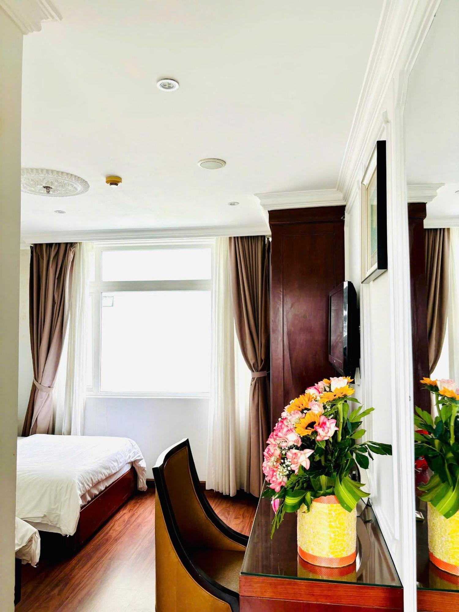 Hotel Orange Hotel - Centrally Located Near Dragon Bridge, Han Market, Con Market, And The Cham Museum, Always Friendly, Open 24Hours Welcome 4*