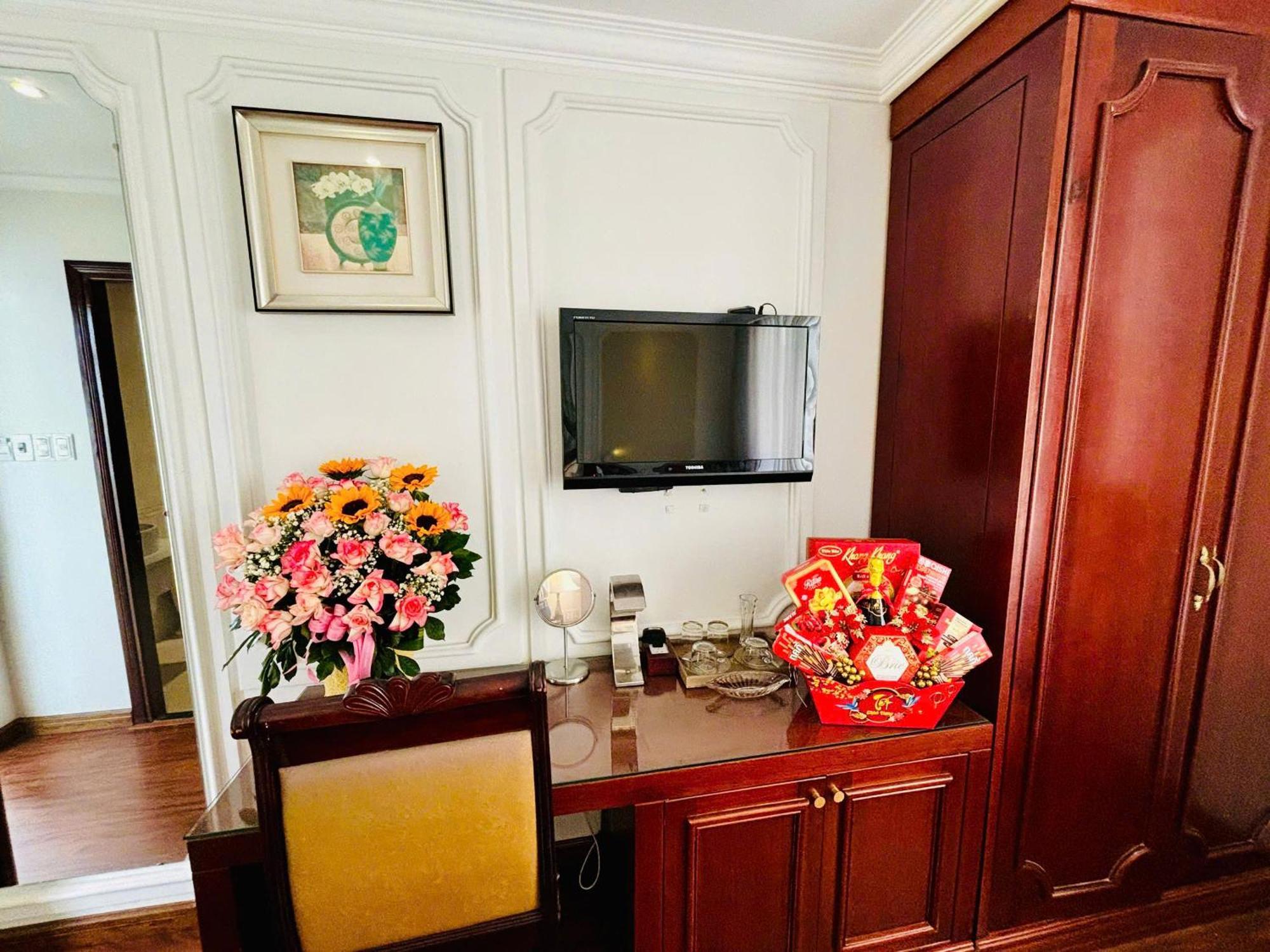 Hotel Orange Hotel - Centrally Located Near Dragon Bridge, Han Market, Con Market, And The Cham Museum, Always Friendly, Open 24Hours Welcome